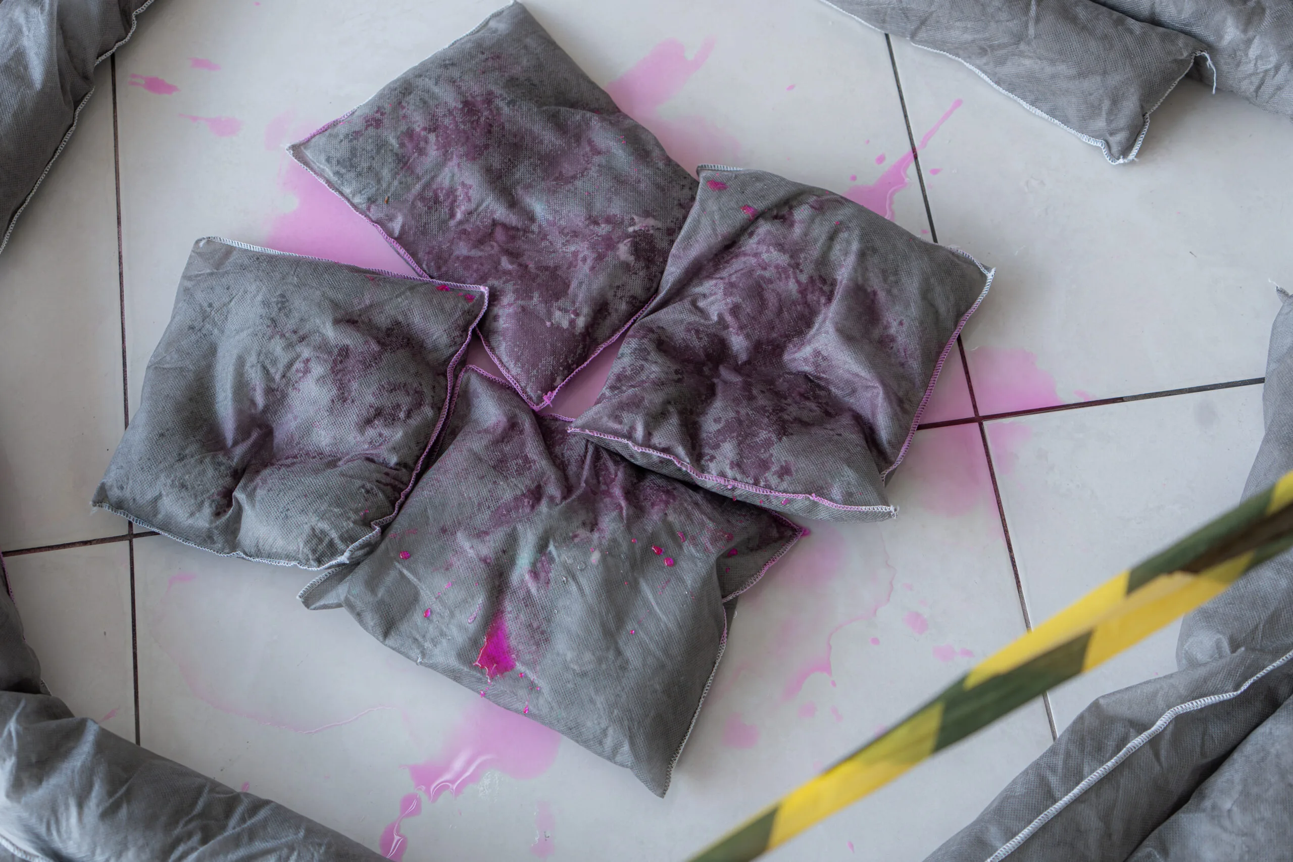 Lupa Ambiental | Situação de Uso Kits Ambientais 50 Litros com Bolsa Absorvente Linha Cinza